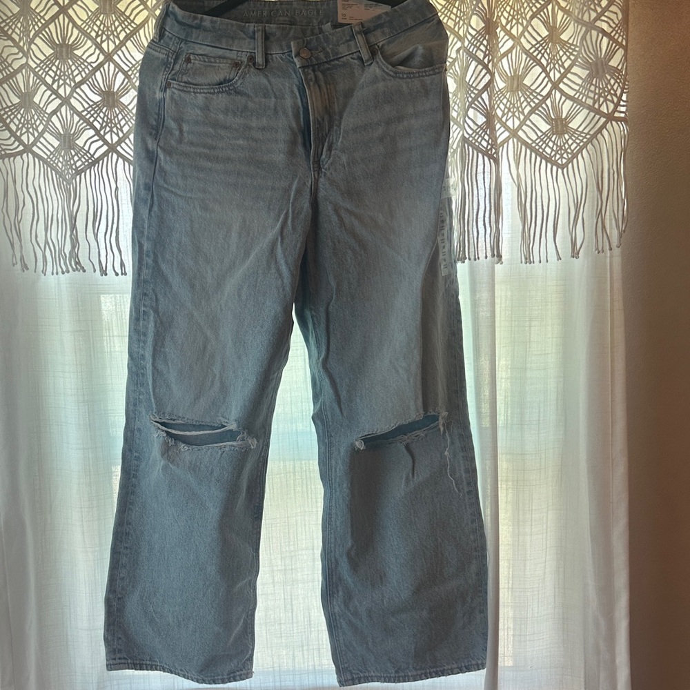 American Eagle Outfitters Relaxed Fit Distressed Light Blue Women's Jeans
